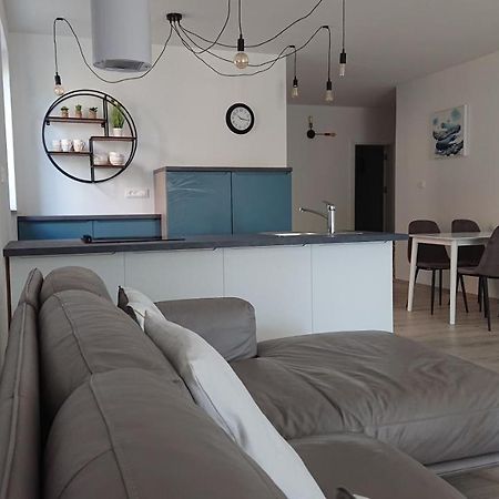 Roza Leilighet Cres Eksteriør bilde