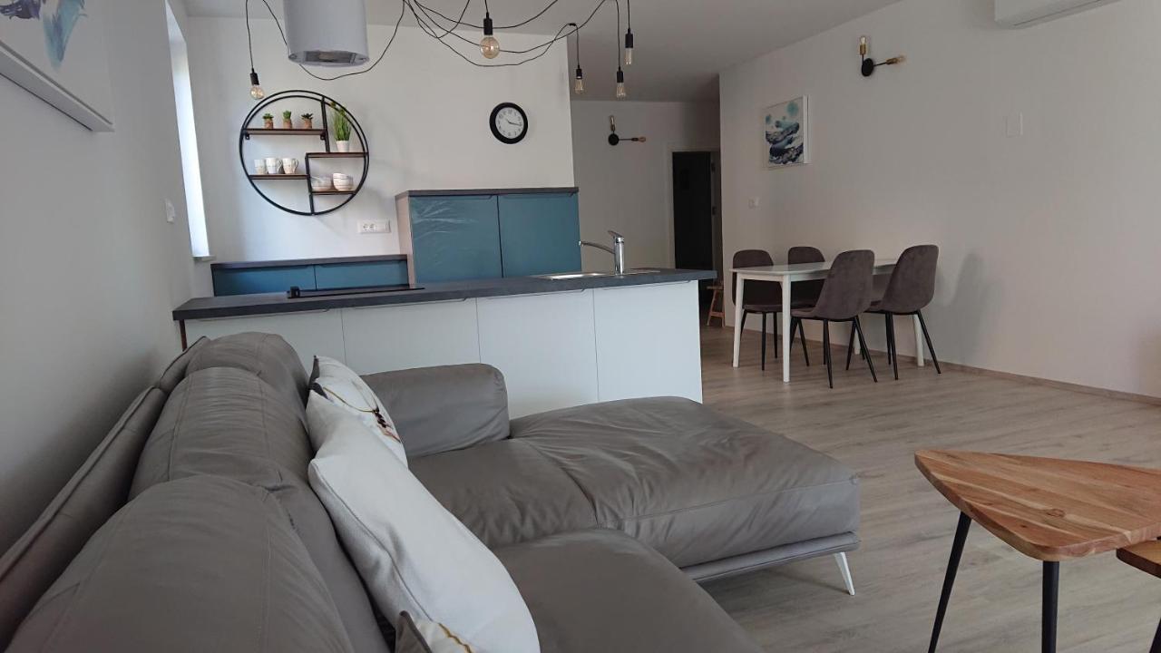 Roza Leilighet Cres Eksteriør bilde